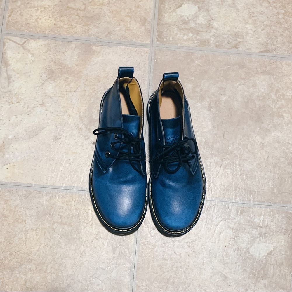 DR MARTENS | blue low cut brand new